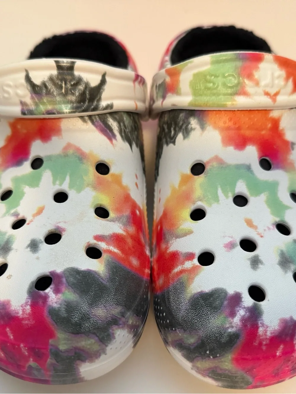 Crocs Multicolor Paint Splatter Lined Slip On Clogs Womens Sz 7 NWOT